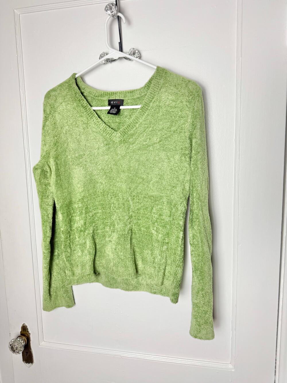 Vintage Y2K 00s Dopamine Green Fuzzy V-neck Cropped Long Sleeve Sweater Medium
